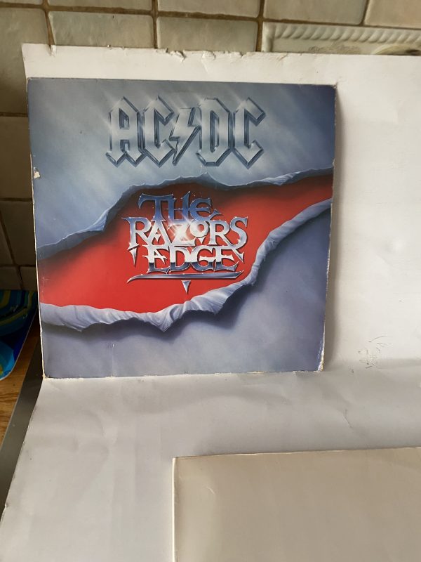 AC/DC :- The Razors Edge
